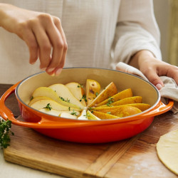 28 CM ENAMELLED CAST IRON CAKE PAN