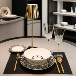 GOLDEN METROCHIC TABLE SETTING