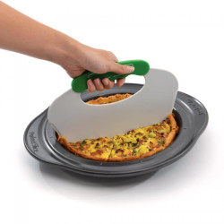 CAKE TIN WITH PORTION CUTTER 22 CM - 1100055