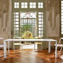 TABLE  FOUR  4502/82 WHI/WHI