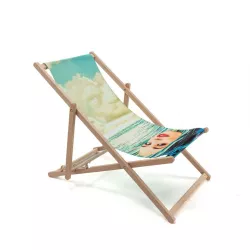DECK CHAIR GIRL IN THE SEA...