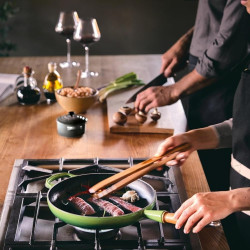28 CM CAST IRON FRYING PAN, WOODEN HANDLE