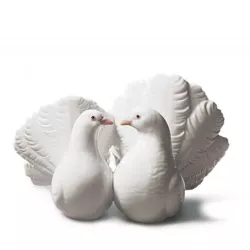 FIGURINE COUPLE OF DOVES...