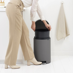 20 LT PEDAL BIN, NEWICON