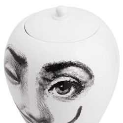 LA FEMME AUX MOUSTACHES VASE