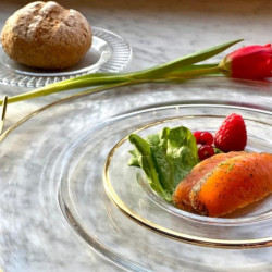 SET DI 2 SOTTOPIATTI IN VETRO E ORO 32 CM, ESSENZE